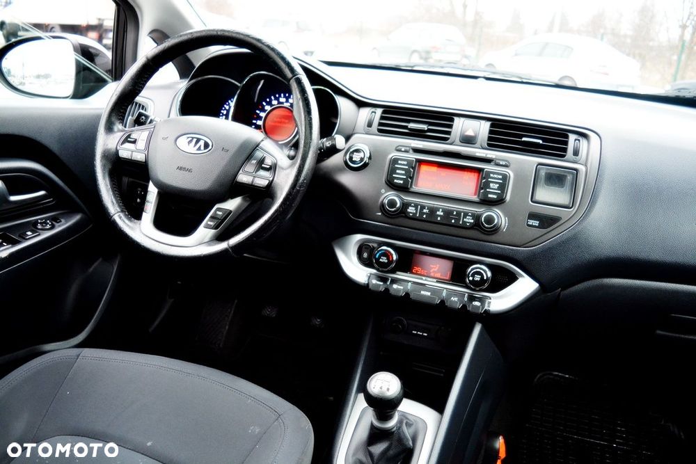Kia Rio 1.2 Attract - 5