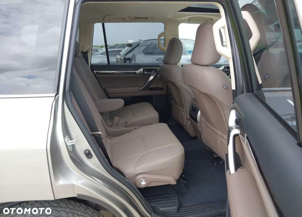 Lexus GX - 12