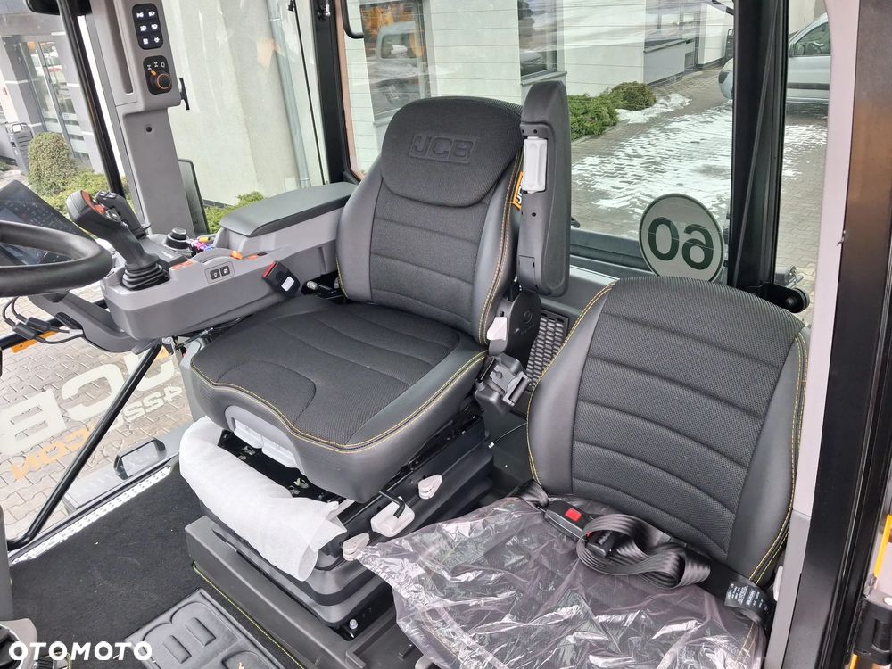 JCB FASTRAC 4220 ICON - 17