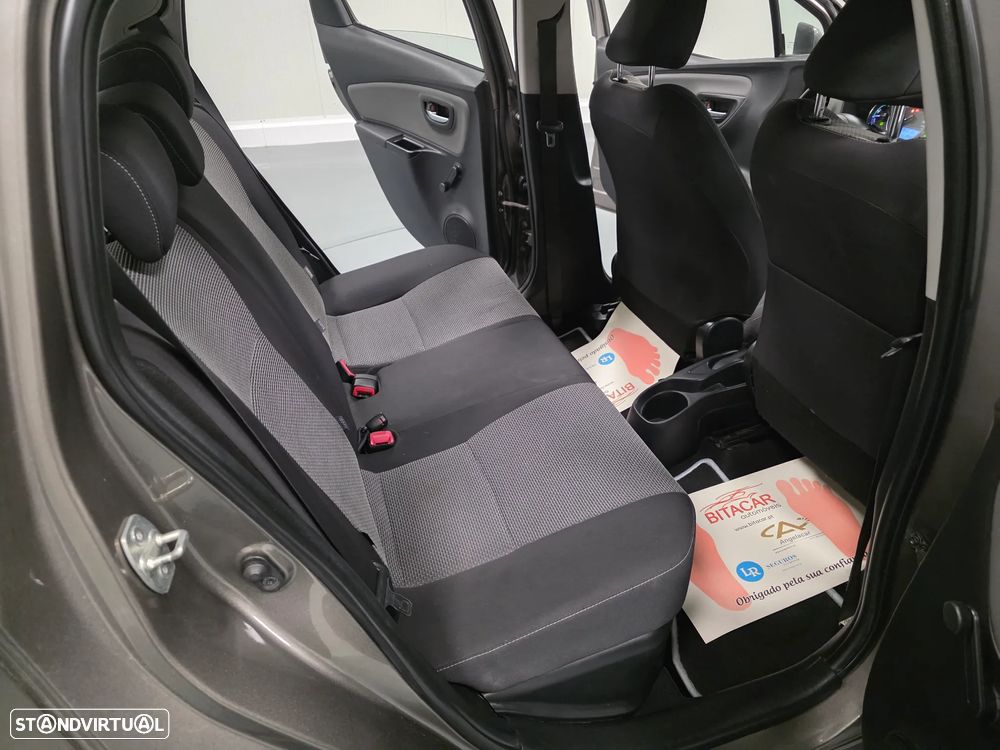 Toyota Yaris 1.5 HSD Comfort+P.Style - 34