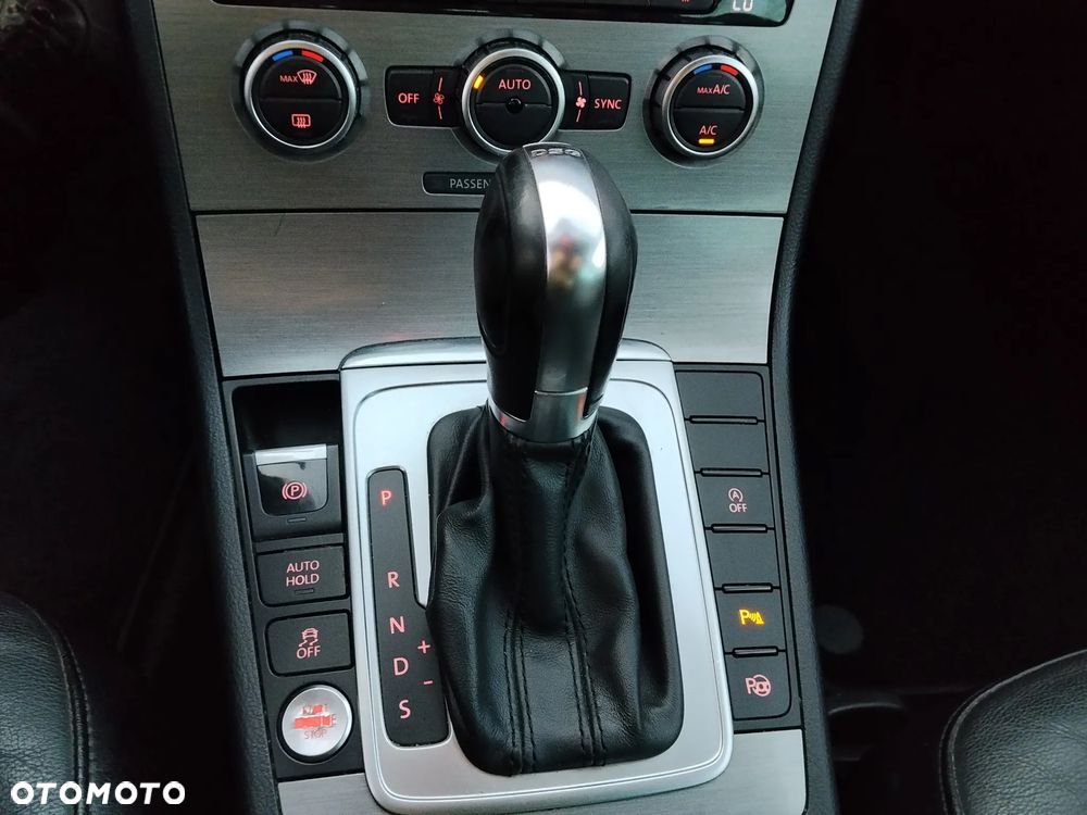 Volkswagen Passat 2.0 TDI Comfortline R-Style DSG - 37