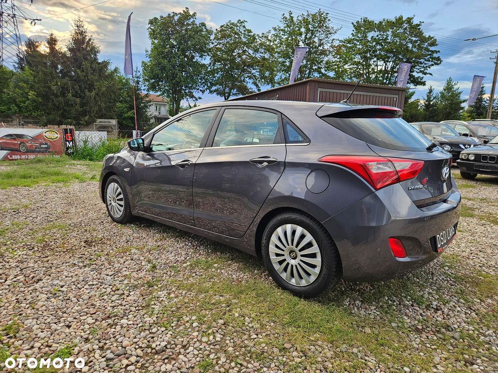 Hyundai i30 blue 1.6 CRDi Style - 13