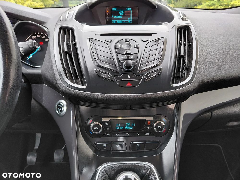 Ford Kuga 1.6 EcoBoost 2x4 Titanium - 30