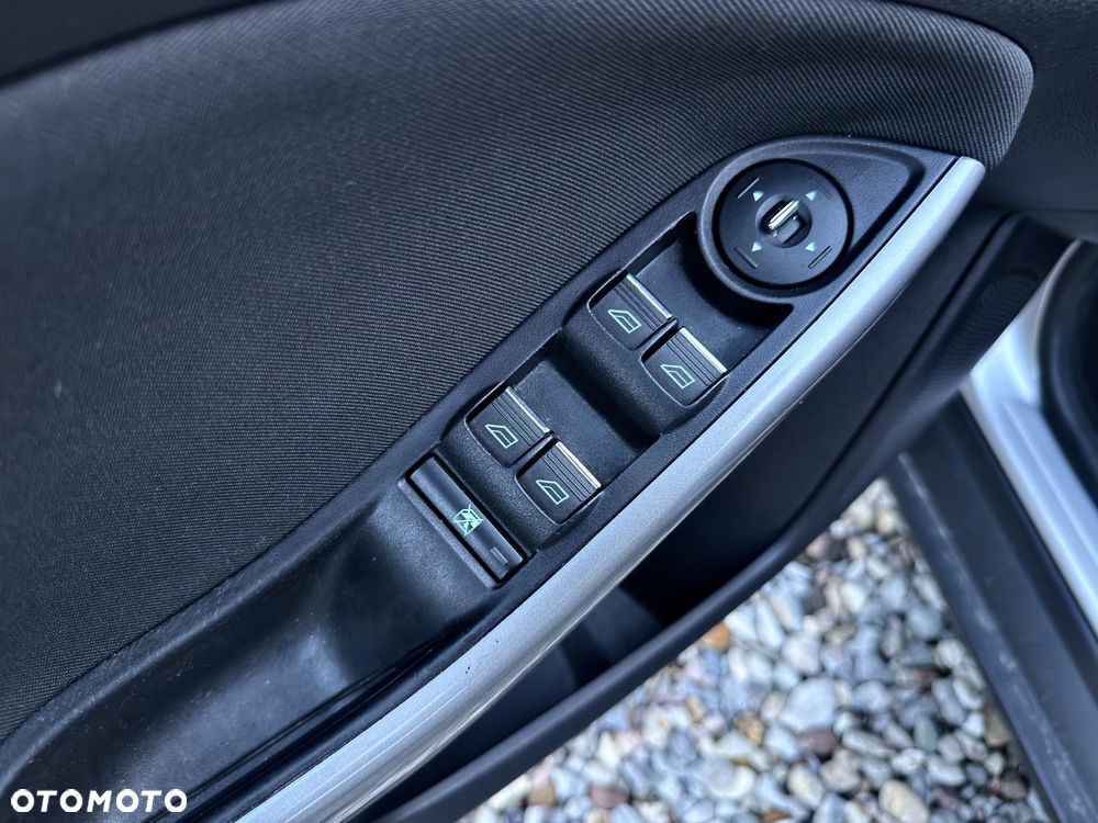 Ford Focus 1.0 EcoBoost Trend - 28