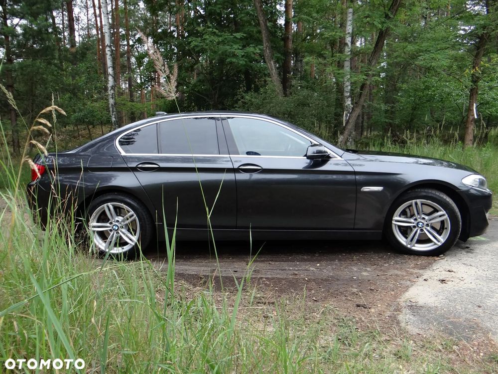 BMW Seria 5 525d - 16