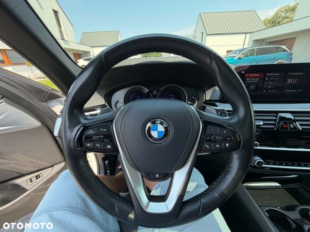 BMW Seria 5 520d xDrive Sport Line - 11