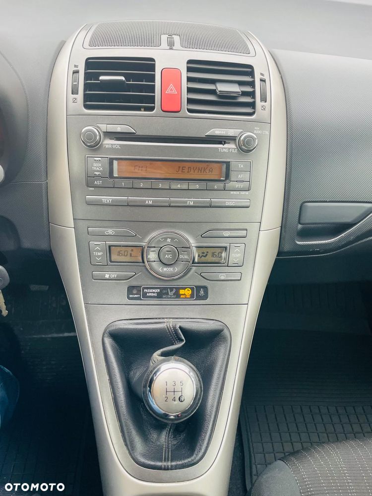 Toyota Auris 1.6 VVT-i Team - 9