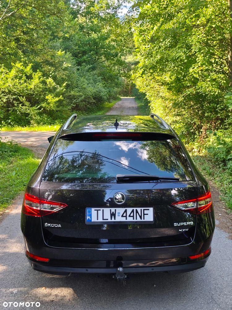 Skoda Superb 2.0 TDI 4x4 Ambition DSG - 24