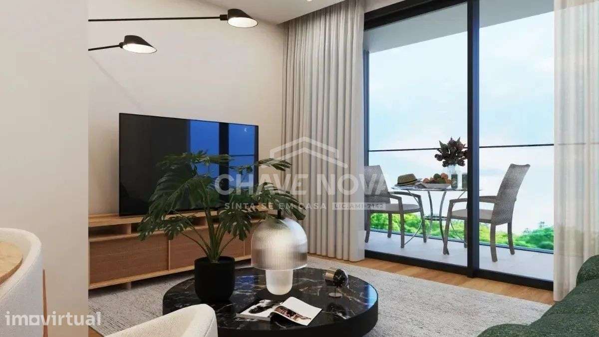 Apartamento T1 Novo c/ Lugar de Garagem e Arrumo em Santa Marinha - Grande imagem: 2/26