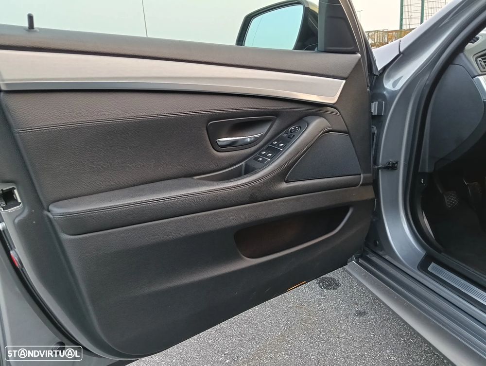 BMW 525 d Pack M - 18