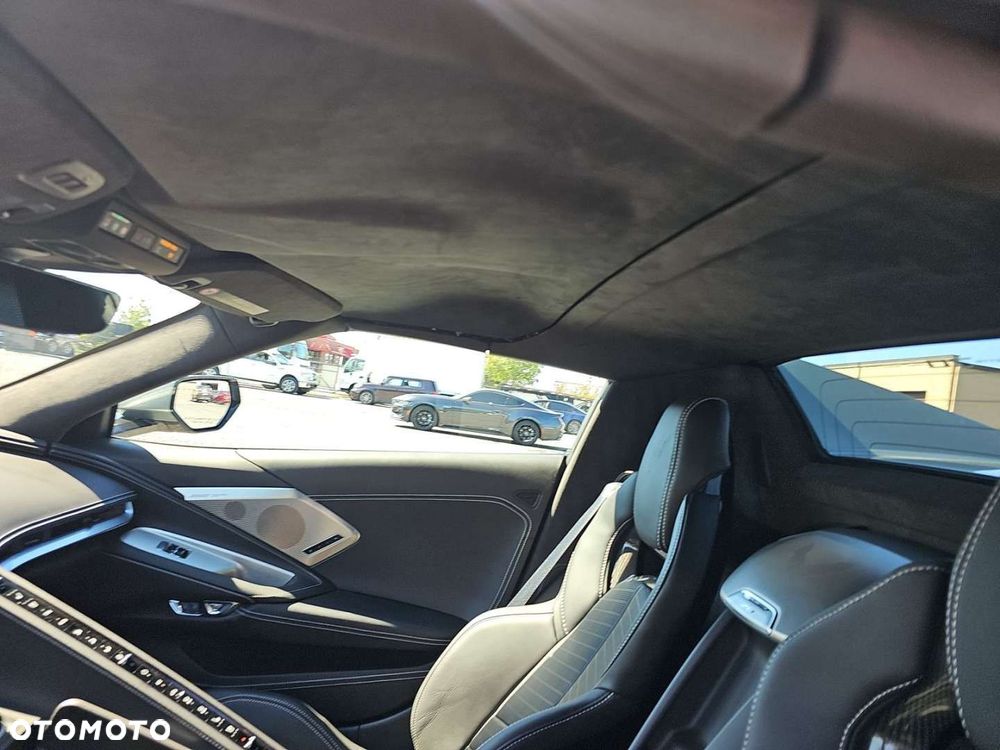 Chevrolet Corvette - 14