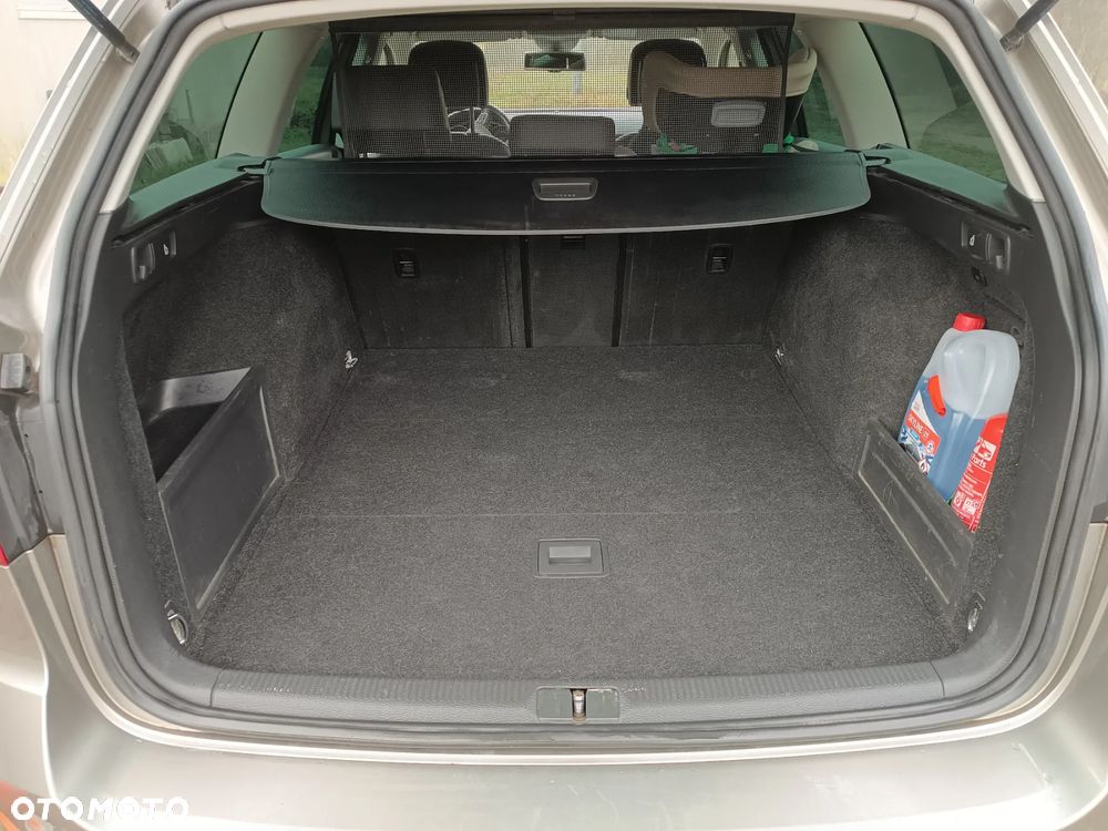 Volkswagen Passat - 8