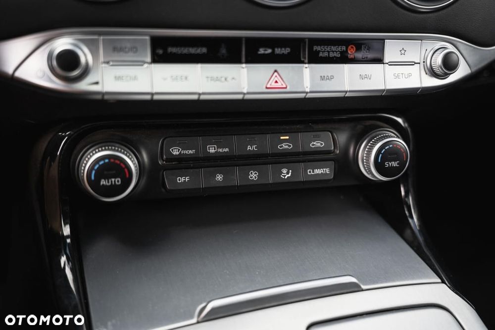 Kia Stinger - 21