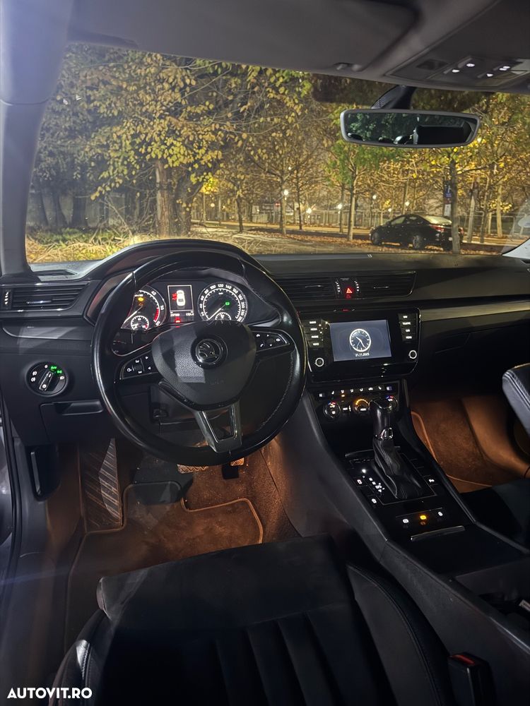 Skoda Superb 2.0 TDI DSG Ambition - 9