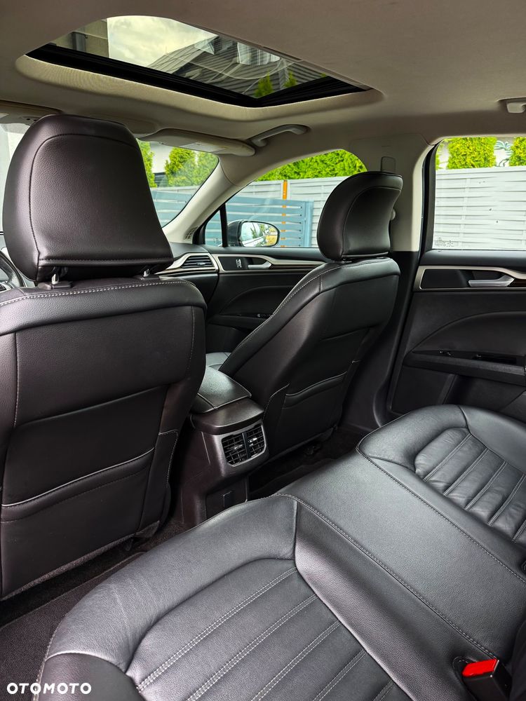 Ford Fusion - 16