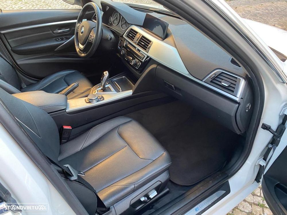 BMW 330 e iPerformance Line Sport - 37
