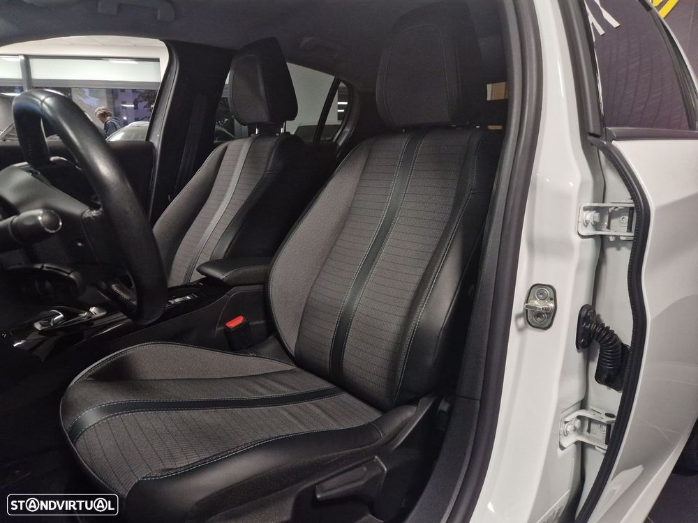 Peugeot e-208 50 kWh Allure - 12