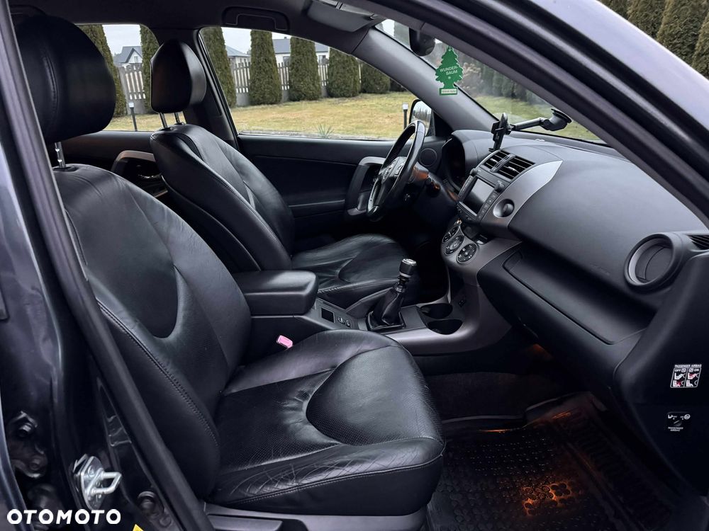 Toyota RAV4 2.2 D-4D 4x4 Sol - 22