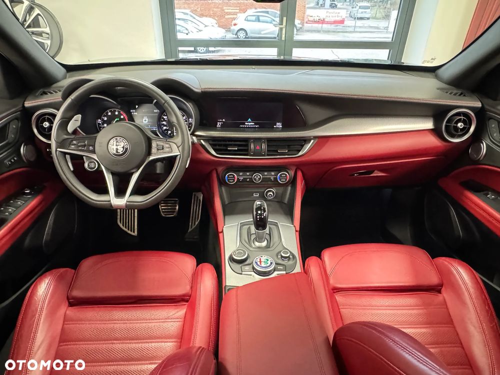 Alfa Romeo Stelvio 2.0 Turbo 16V AT8-Q4 Executive - 5