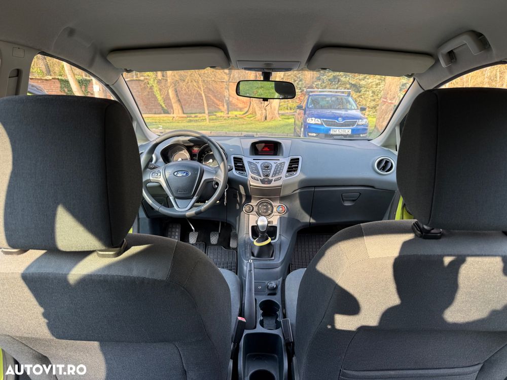 Ford Fiesta - 12