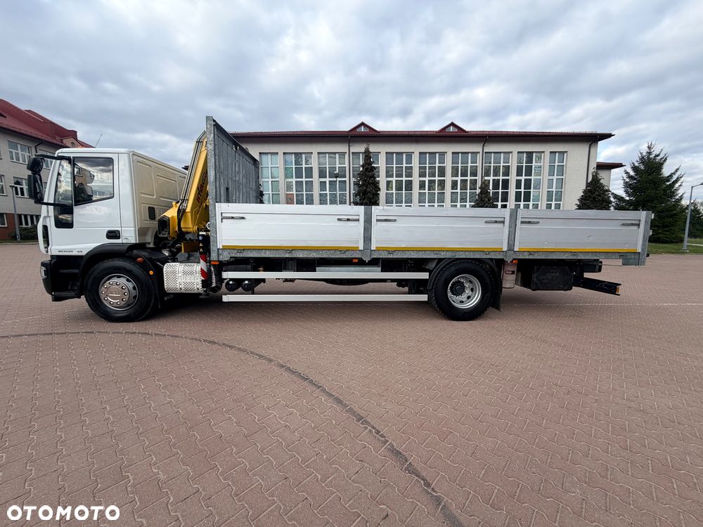 Iveco EUROCARGO 180E25 / Euro 6 / 4X2 / SKRZYNIOWY 7,5m + HDS HYVA HB150X UDŹWIG 5 200KG / STEROWNIE / RADIOWE / ROTATOR / AUTOMAT - 13