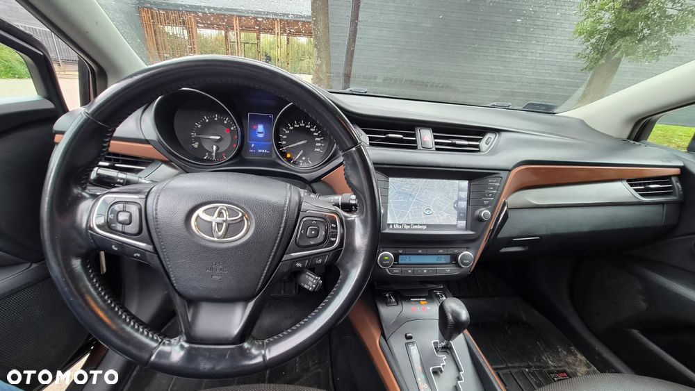 Toyota Avensis 2.0 Premium MS - 12