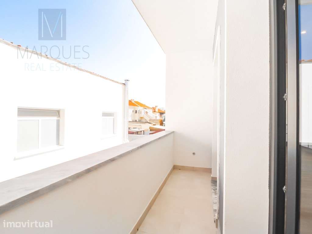 Apartamento T4 com 3 Suites e Estacionamento em Almada - Grande imagem: 3/31