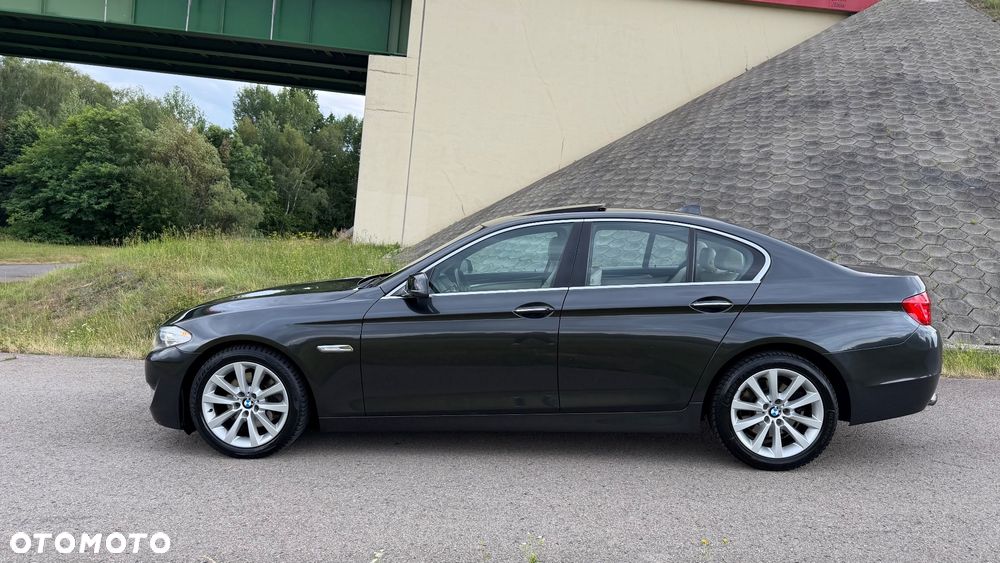 BMW Seria 5 523i - 5