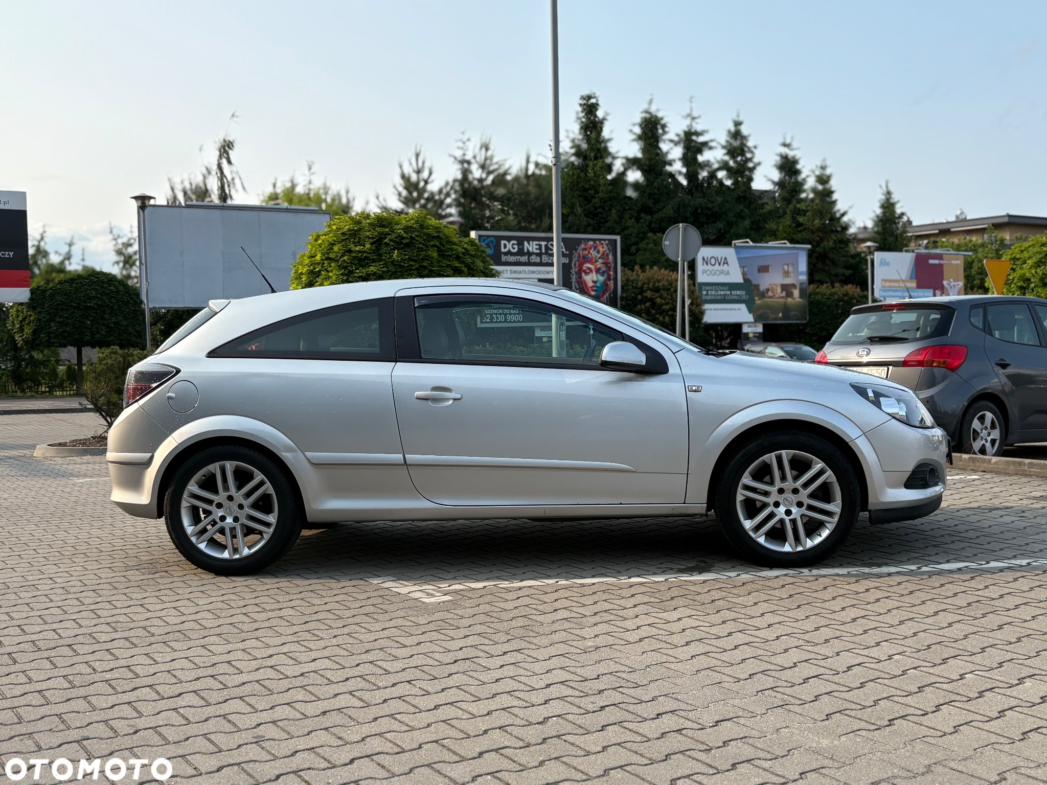 Opel Astra GTC 1.6 Sport - 8