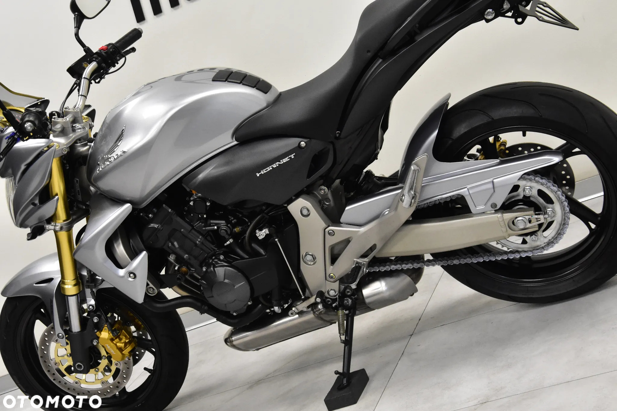 Honda CB - 12