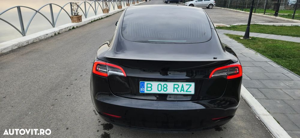 Tesla Model 3 Standard Reichweite Plus Hinterradantrieb - 11