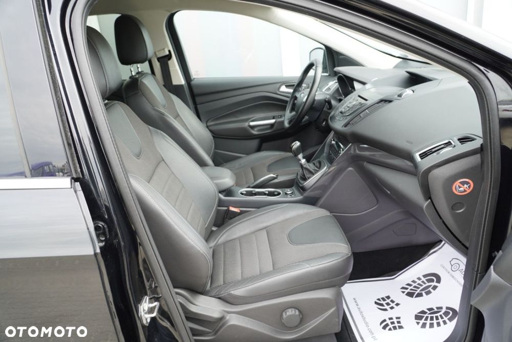 Ford Kuga 1.5 EcoBoost 2x4 Titanium - 6