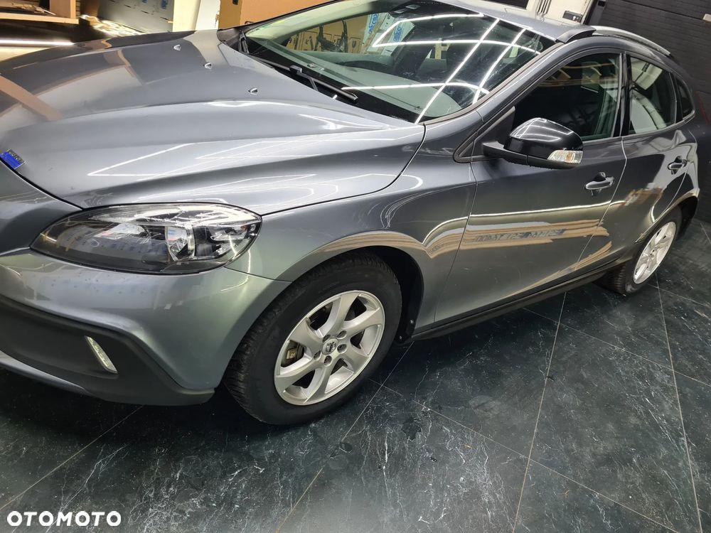 Volvo V40 Cross Country D2 Momentum - 4