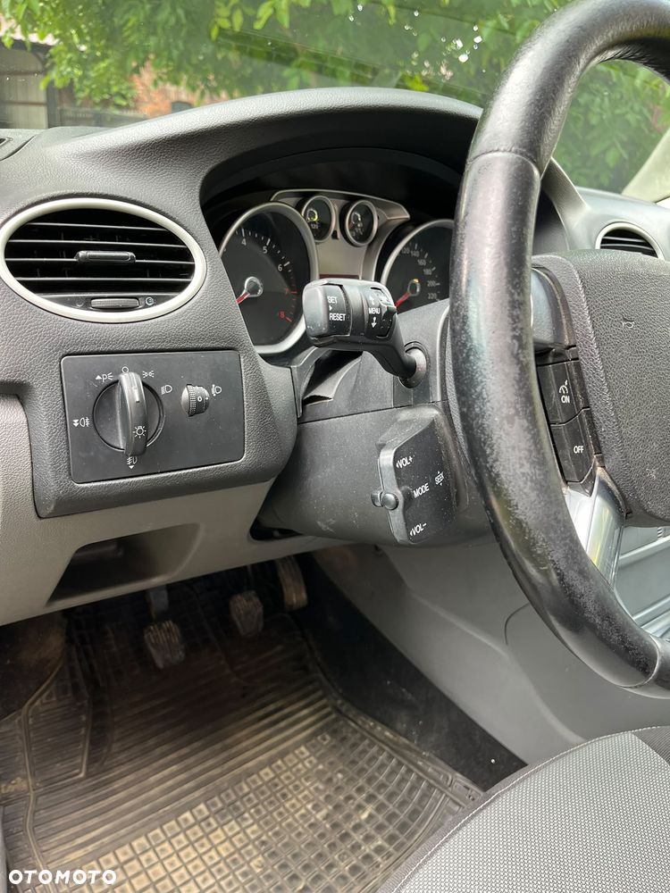 Ford Focus 1.6 16V Titanium - 16