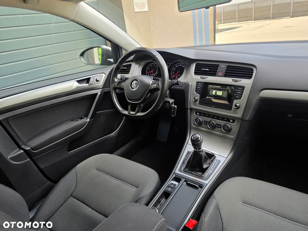 Volkswagen Golf - 11