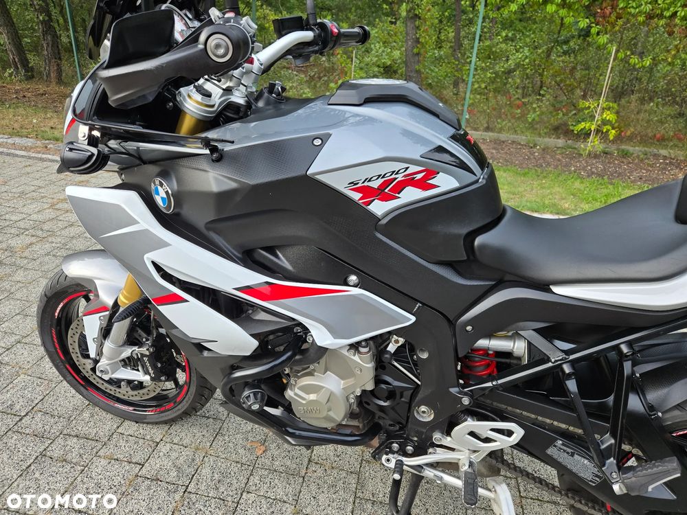 BMW XR - 24