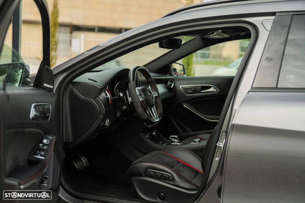 Mercedes-Benz GLA 45 AMG - 17