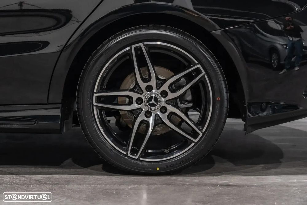 Mercedes-Benz CLA 200 d Shooting Brake AMG Line - 32