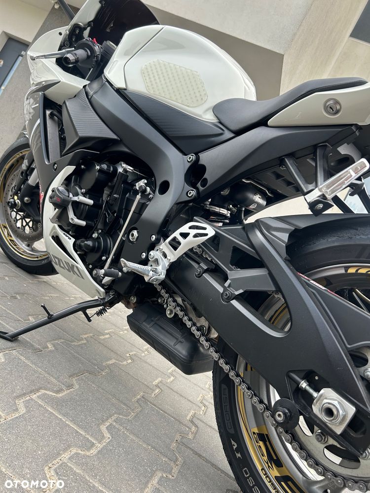 Suzuki GSX-R - 10