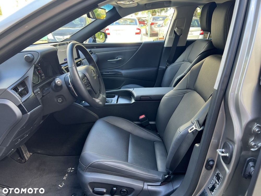 Lexus ES 300h Business Edition - 14