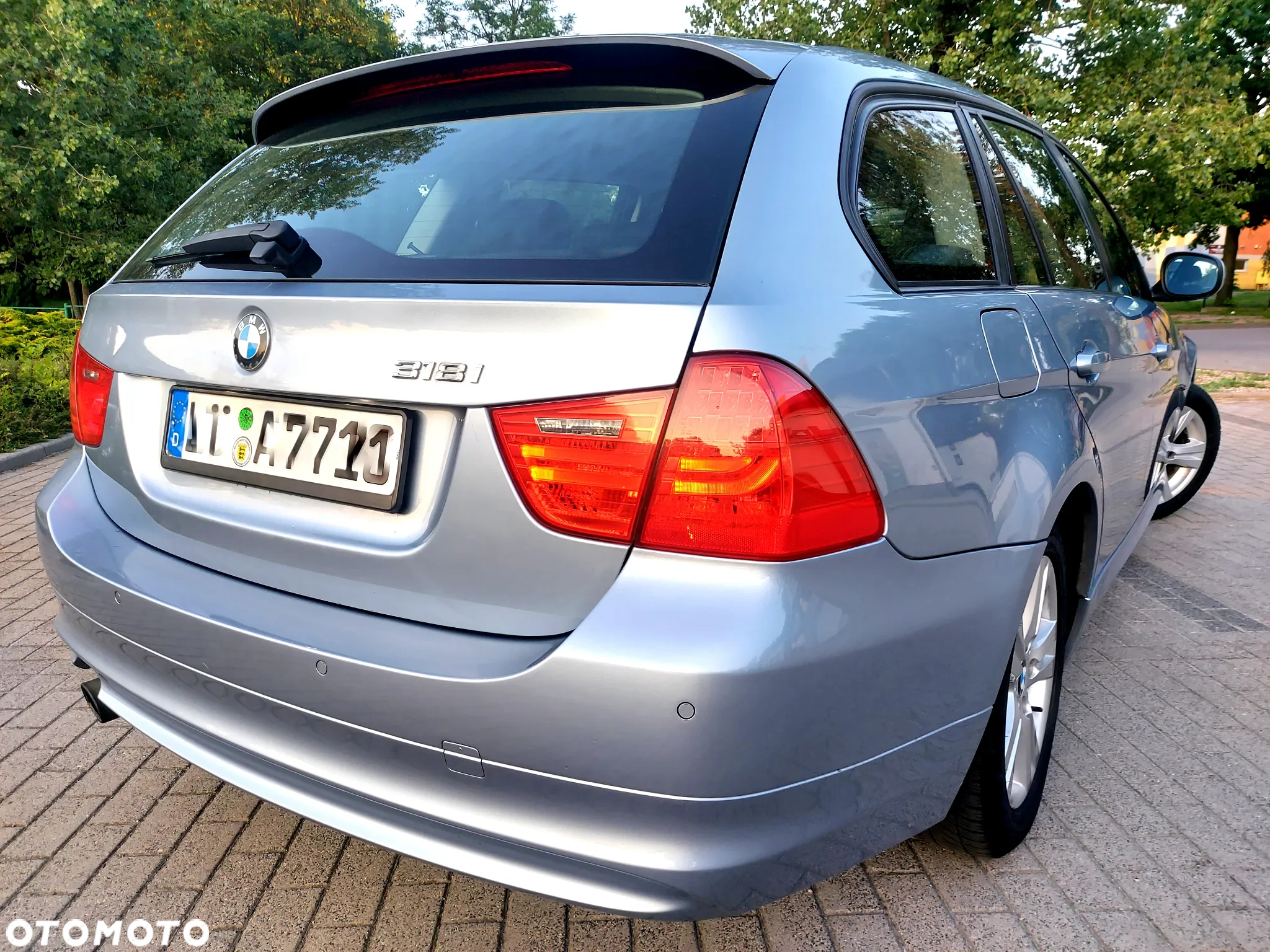 BMW Seria 3 318i - 11