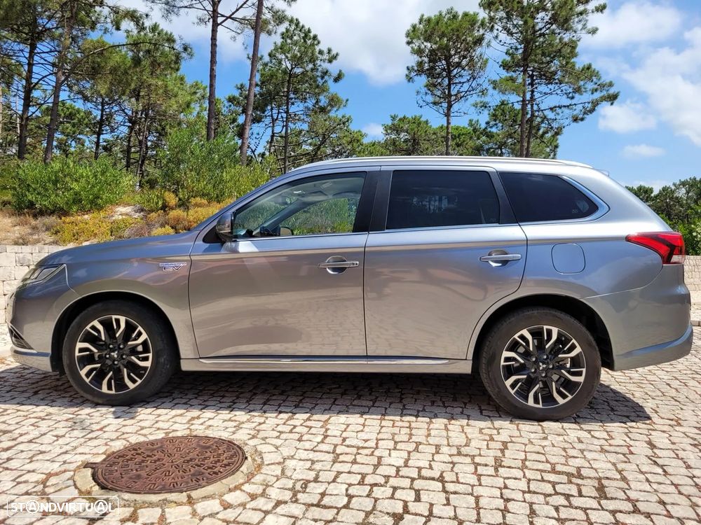 Mitsubishi Outlander 2.0 Instyle Navi - 4