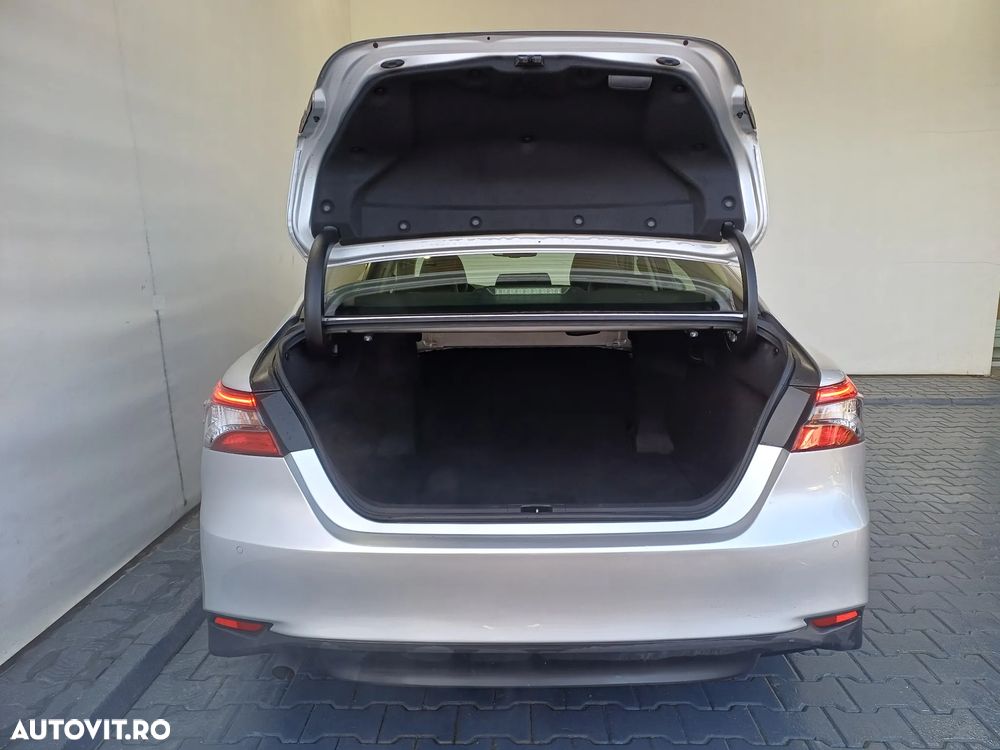 Toyota Camry 2.5 Exclusive - 27