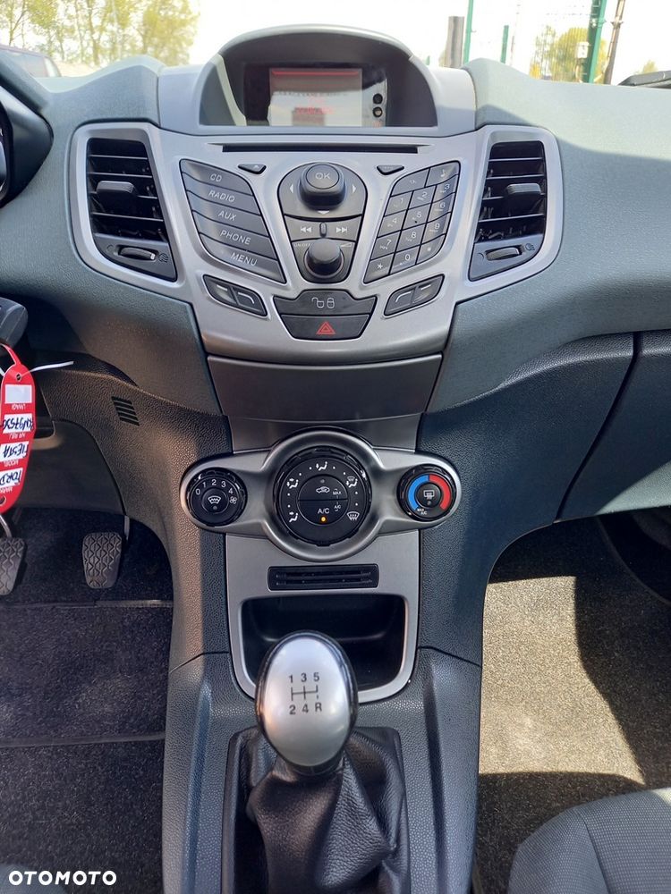 Ford Fiesta 1.6 TDCi DPF Trend - 16