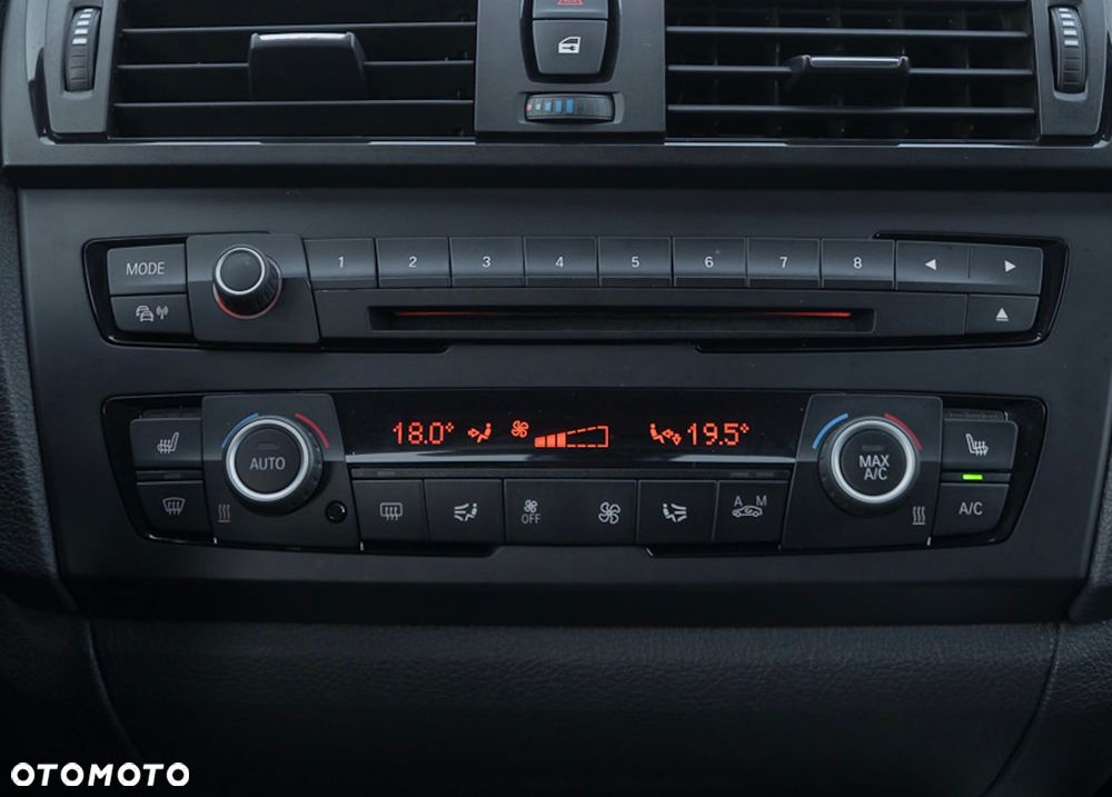 BMW Seria 1 116d Sport Line - 35