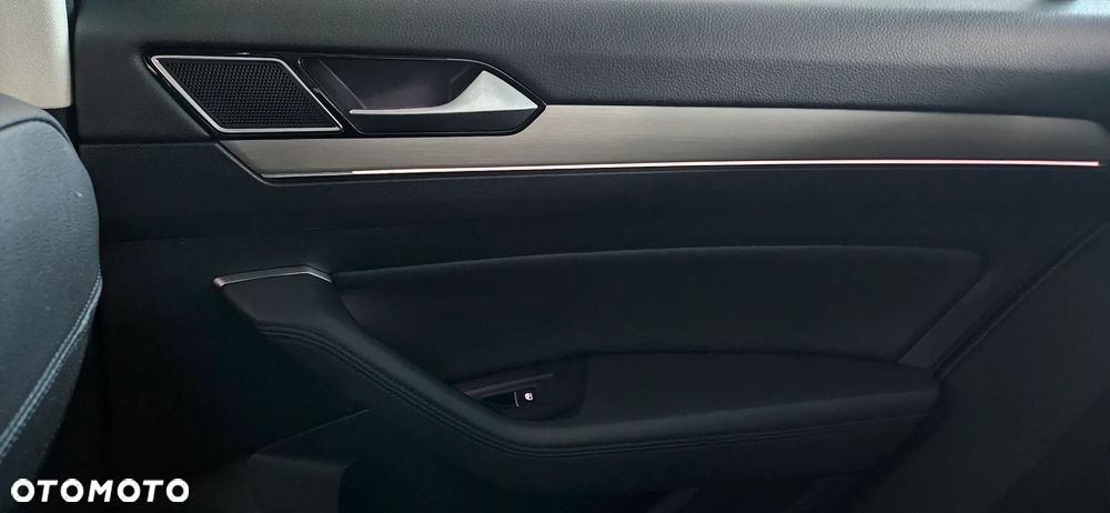 Volkswagen Passat - 24