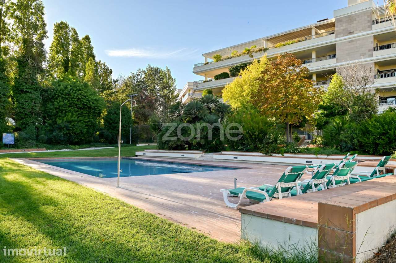 Apartamento T4 Condomínio Solar do Morgado. Póvoa de Santa Iria.