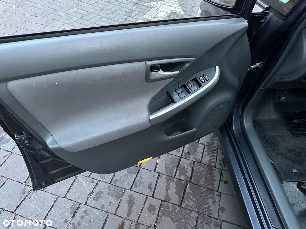 Toyota Prius+ ver--hybrid-sol - 21
