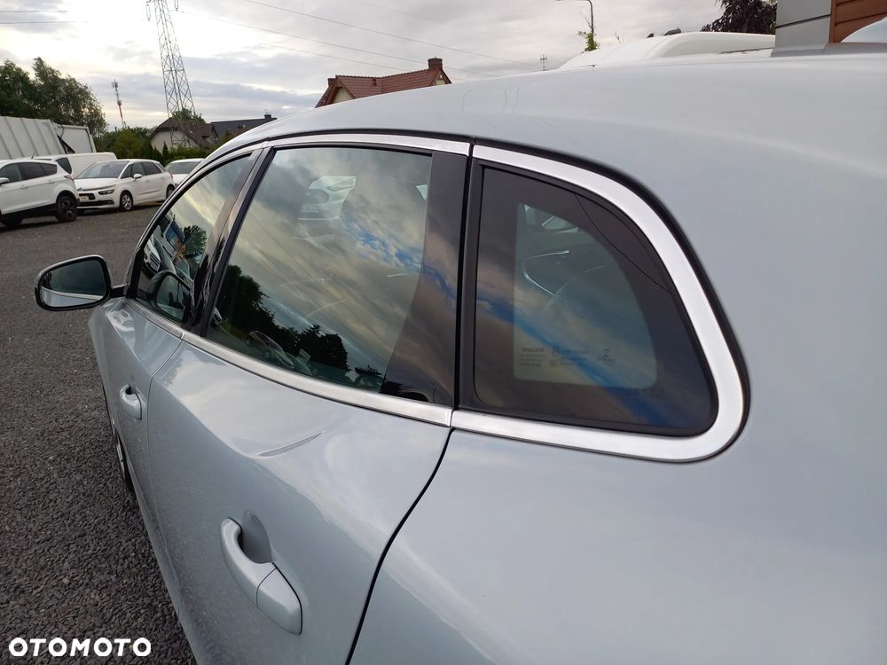 Volvo V40 D3 Momentum - 17