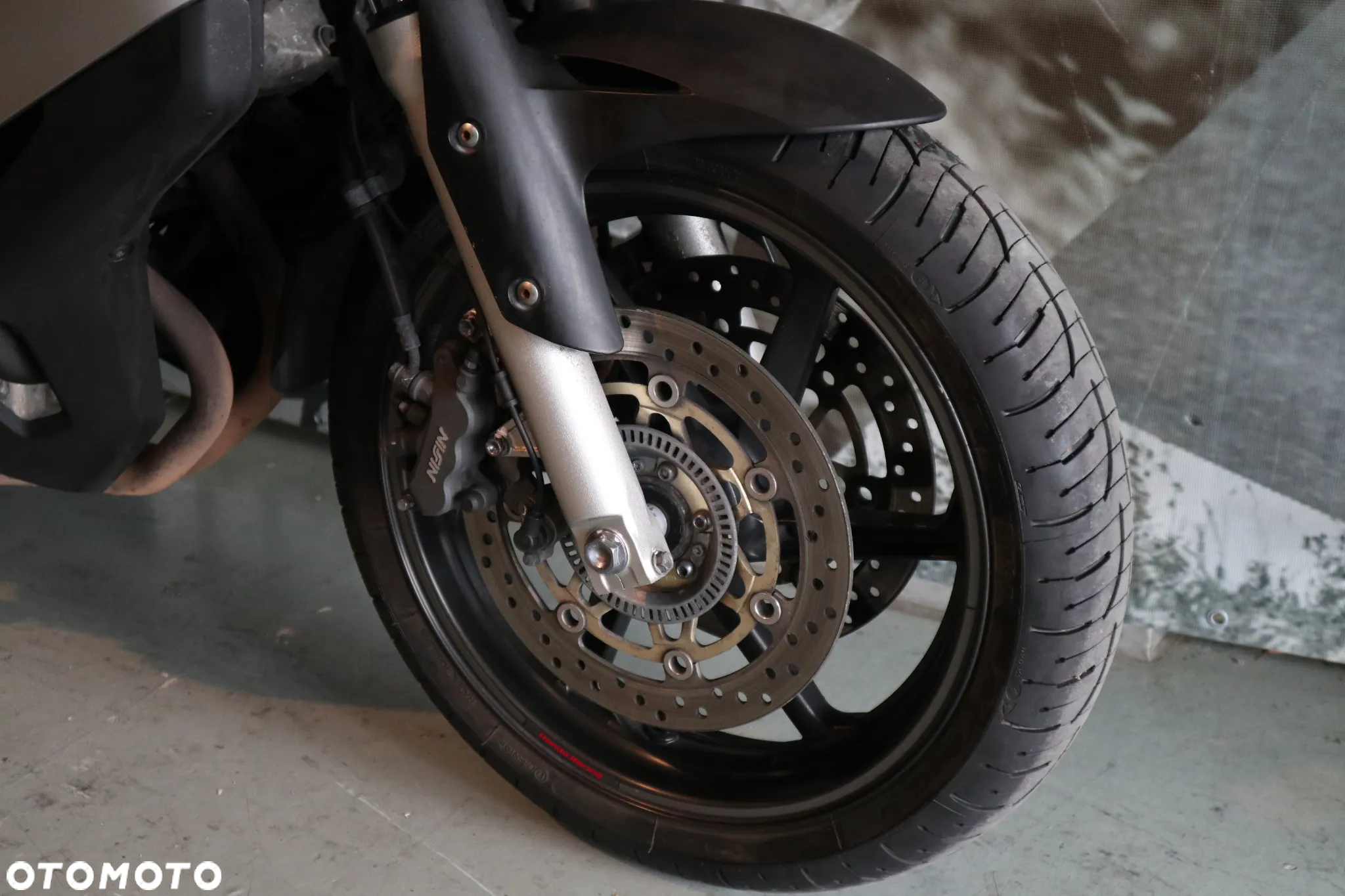 Honda VFR - 12